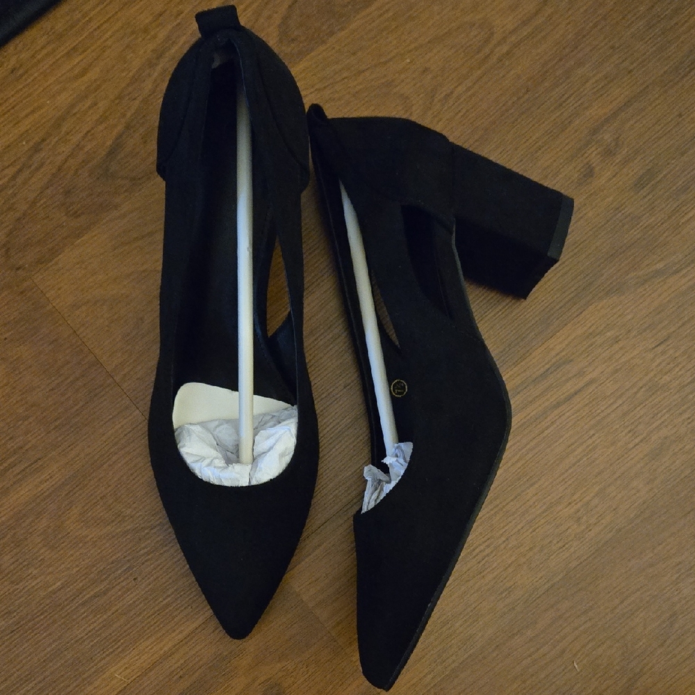 Elegant Black Faux Suede Closed Pointed Toe Pump 2.75" Chunk Heel 7.5 NEW in Box